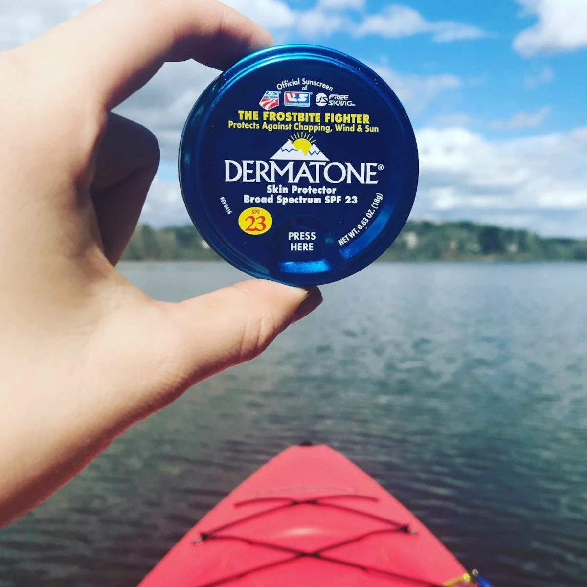 Dermatone Tin - SPF 23 3 Dermatone Tin - SPF 23 - Image 3